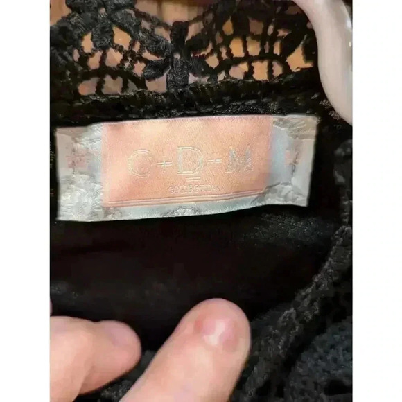 Black Paisley lace top with bow detail at sleeve by C+D+M size M w/black tank - Picture 3 of 7